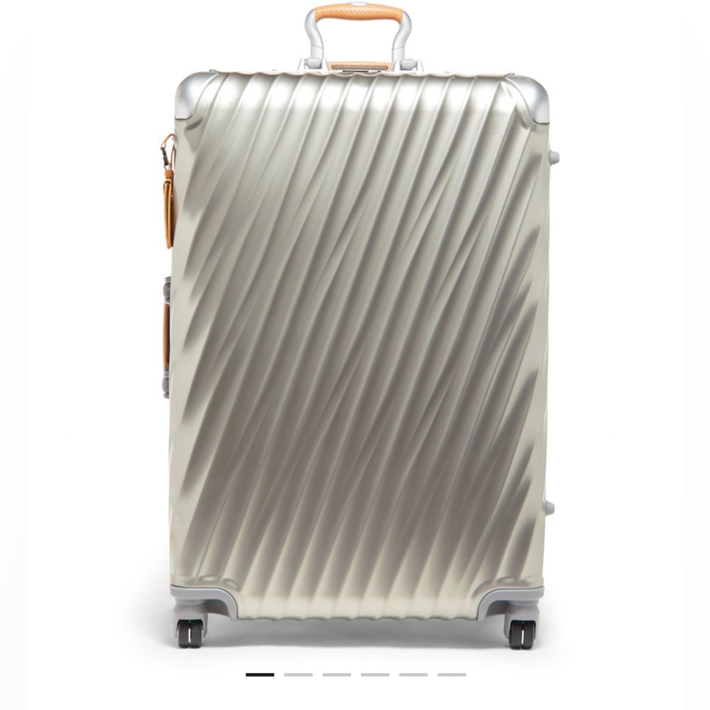 TUMI 19 DEGREE TITANIUM
Extended Trip Packing Case